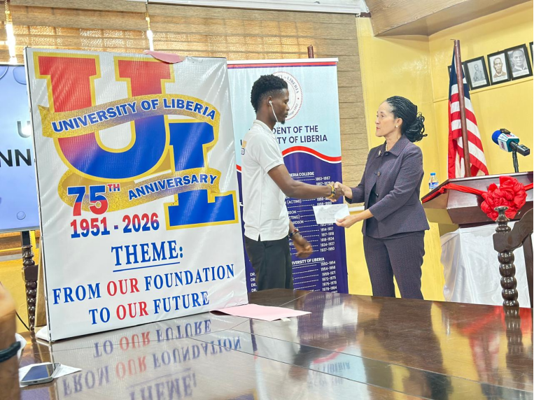 Liberia: UL President Awards Student For Designing 75th Founder’s Day Logo