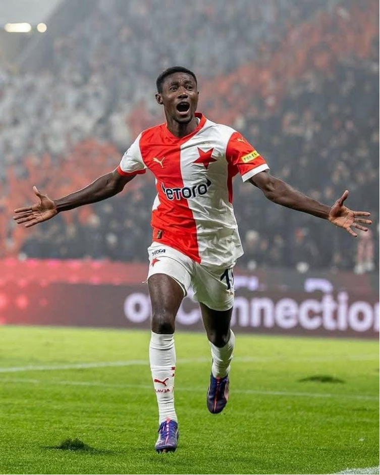 Spanish, German Clubs Circle Lone Star Captain Oscar Dorley