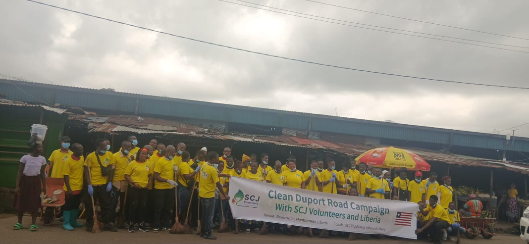 SCJ Liberia Volunteers Bring New Life to Duport Road Market